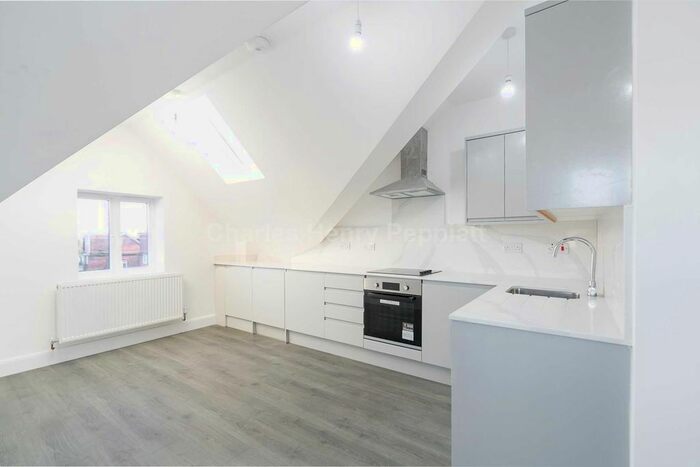 2 Bedroom Flat To Rent In St Albans Road, Watford, WD25