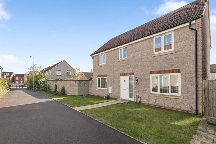 4 Bedroom Detached House For Sale In Daisy Close, Keynsham, Bristol, BS31