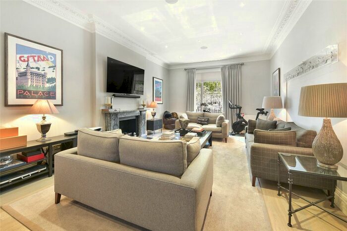 3 Bedroom Flat To Rent In Cranley Place, South Kensington, London, SW7