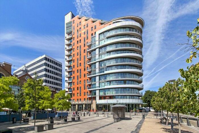 3 Bedroom Flat To Rent In Putney Wharf Tower, Brewhouse Lane, SW15