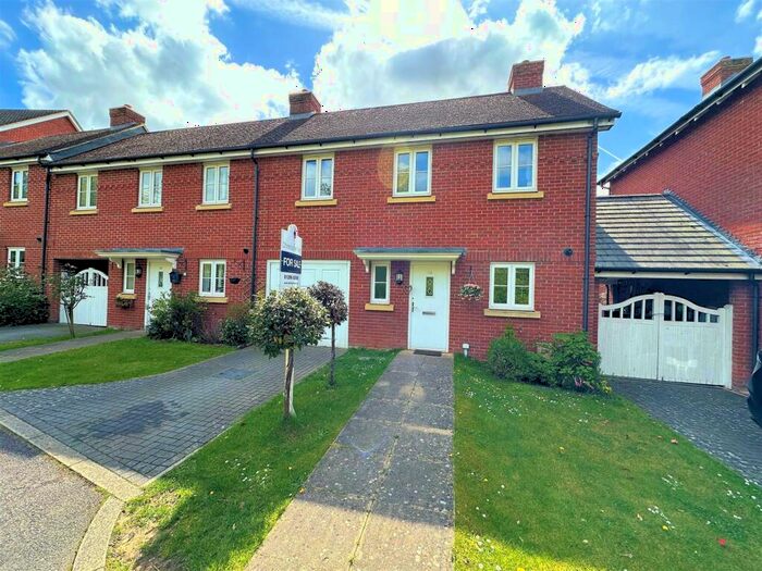 3 Bedroom House For Sale In Mcindoe Drive, Wendover - Semi-detached, HP22