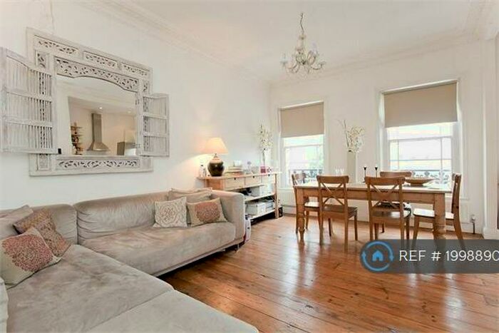 2 Bedroom Flat To Rent In Milner Square, London, N1