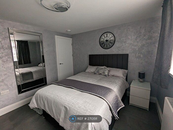 2 Bedroom Flat To Rent In Penylan, Cardiff, CF23