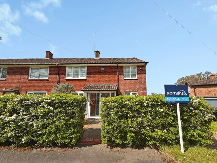 4 Bedroom End Of Terrace House For Sale In Beckford Avenue, Bracknell, Berkshire, RG12