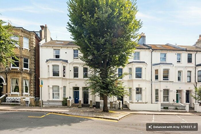 1 Bedroom Flat For Sale In Tisbury Road, Hove, BN3
