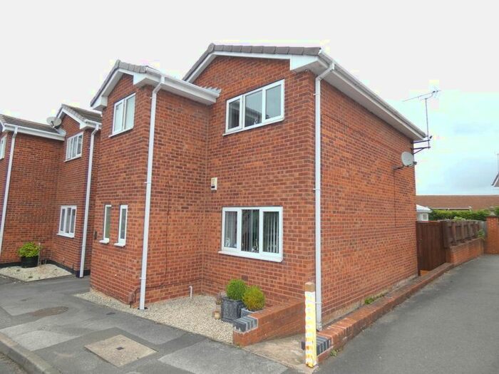 3 Bedroom Link Detached House To Rent In Douglas Road, Forest Town, Mansfield, NG19