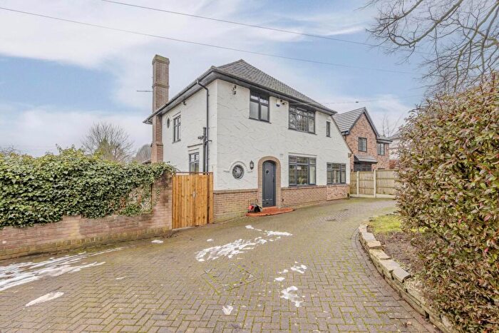 3 Bedroom Detached House For Sale In Abbots Way, Westlands, ST5