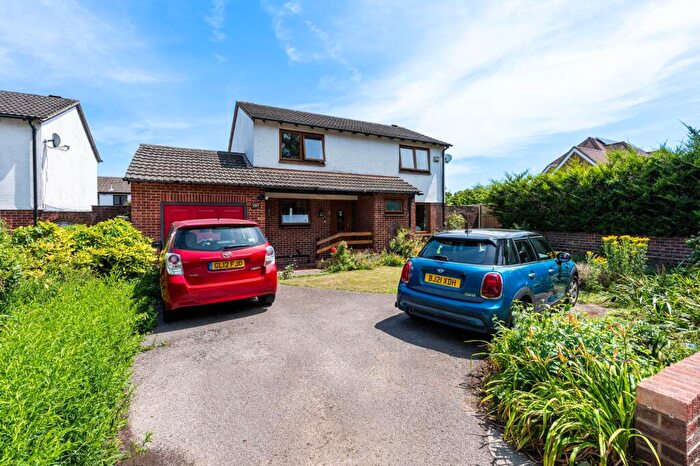 4 Bedroom Detached House For Sale In City Way, Rochester, ME1