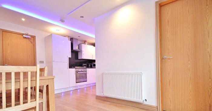 5 Bedroom Flat To Rent In Keighley Close, London, N7