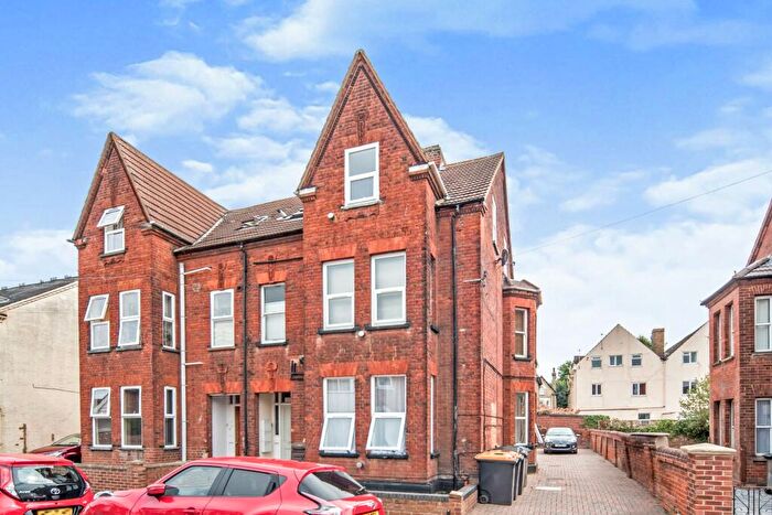 1 Bedroom Flat To Rent In Spenser Road, Bedford, MK40