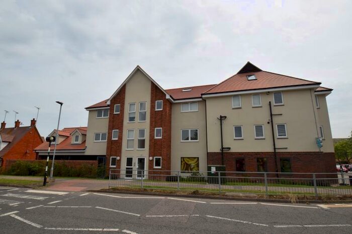 2 Bedroom Flat To Rent In Baron Road, South Woodham Ferrers, Essex, CM3