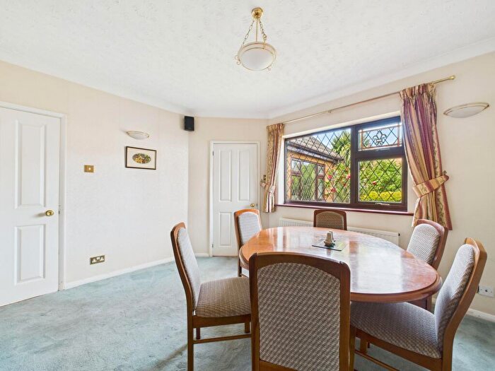 4 Bedroom Bungalow For Sale In Chestnut Avenue, Mapperley, Nottingham, NG3