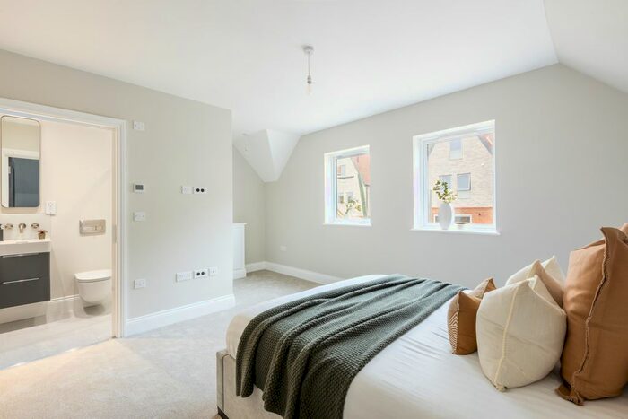 3 Bedroom Terraced House For Sale In Polo Mews, The Gallop, South Croydon, CR2
