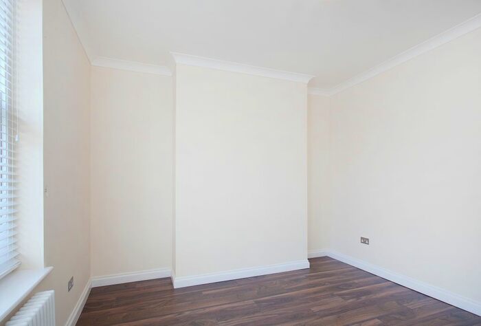 1 Bedroom Flat To Rent In Gipsy Road, London, SE27