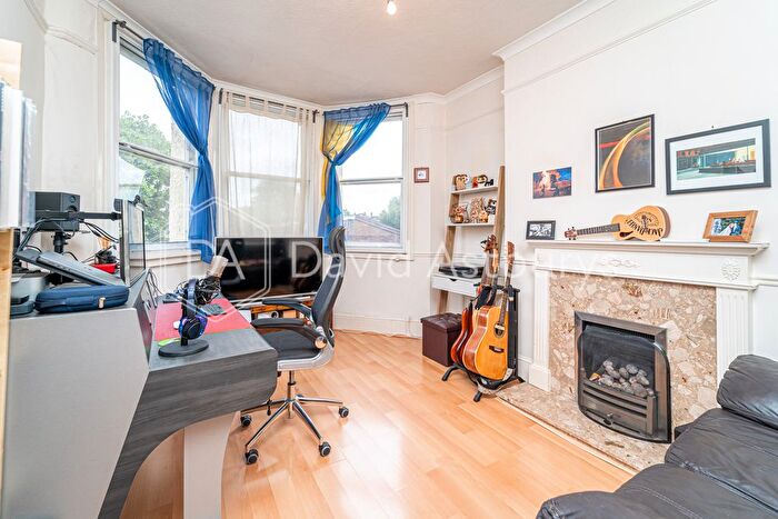 2 Bedroom Flat To Rent In Birkbeck Mansions, Birkbeck Road, London, N8