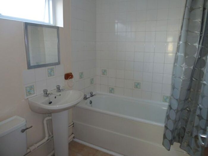1 Bedroom Flat To Rent In Lonsdale Road, Stevenage, SG1