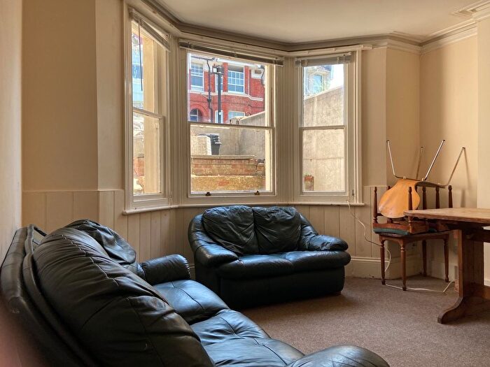 8 Bedroom Semi-Detached House To Rent In De Montfort Road, Brighton, BN2