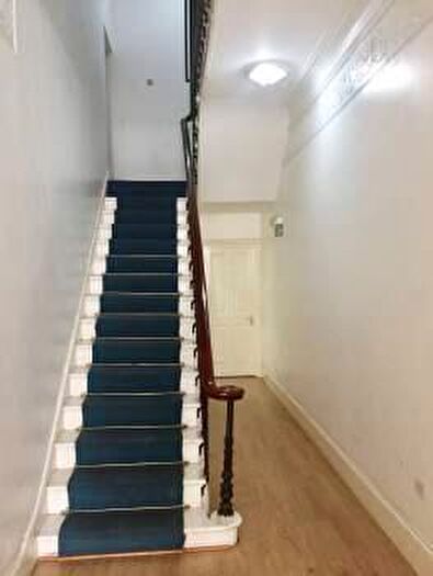 Flat To Rent In Holland Road, Hove, BN3