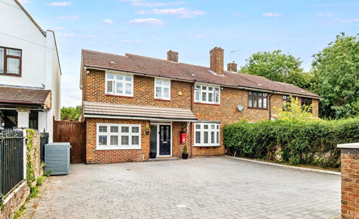 5 Bedroom Semi Detached House For Sale In Humber Avenue, South Ockendon, RM15
