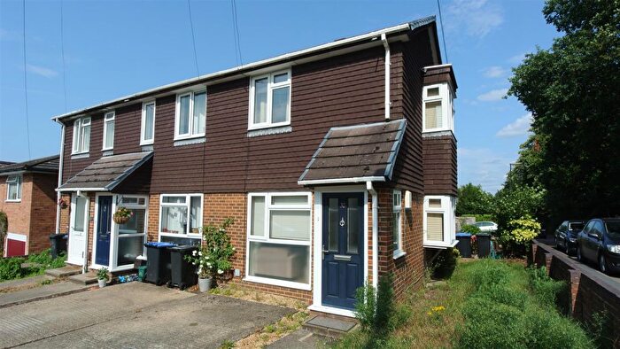 1 Bedroom End Of Terrace House To Rent In Alexandra Road, Englefield Green, Egham, TW20