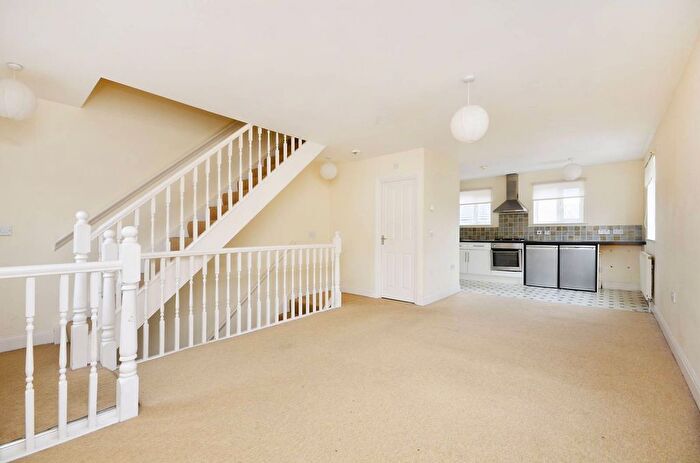 2 Bedroom Flat To Rent In Taffy's How, Mitcham, CR4