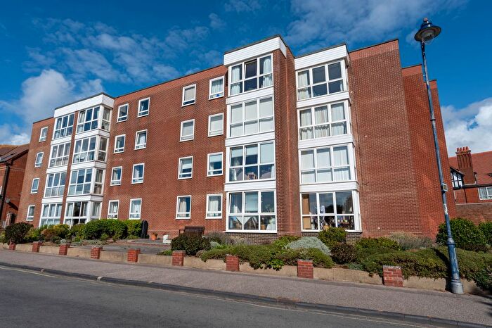 2 Bedroom Flat For Sale In Wolsey Court, Felixstowe, IP11