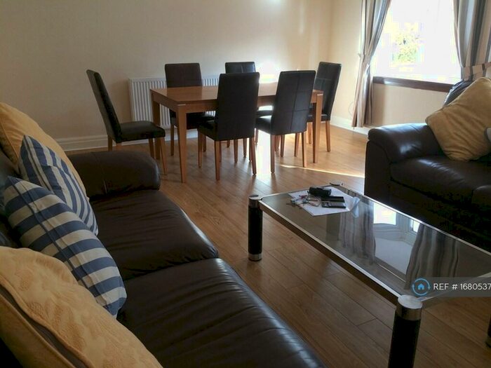 2 Bedroom Flat To Rent In Brighton Road, Purley, CR8