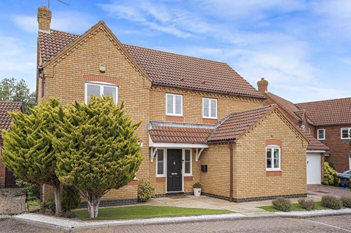 4 Bedroom Detached House For Sale In Carisbrooke Way, Kingsmead, Milton Keynes, MK4