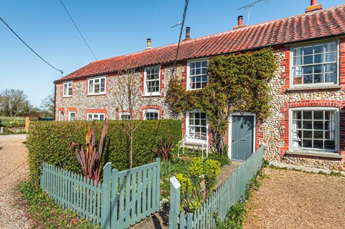 2 Bedroom Cottage For Sale In Chain Free In Hindringham, NR21