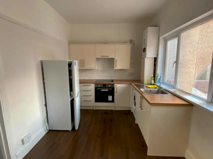 2 Bedroom Flat To Rent In Hertford Road, London, EN3
