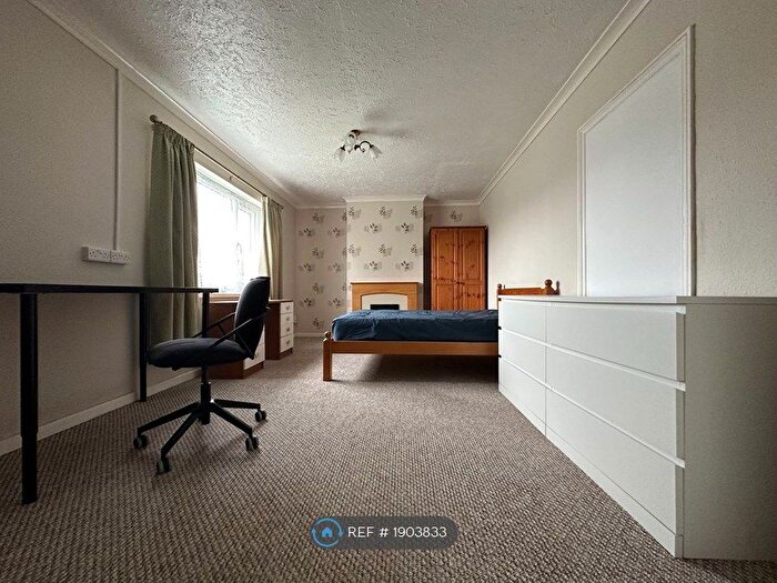 5 Bedroom Semi-Detached House To Rent In Mincinglake Road, Exeter, EX4