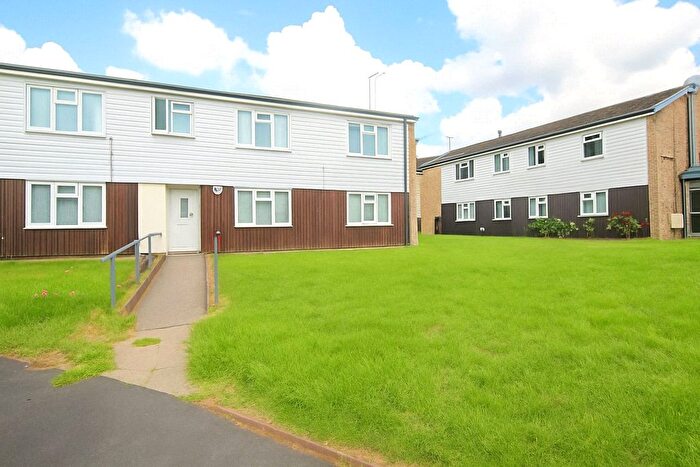 2 Bedroom Flat To Rent In Downside, Hemel Hempstead, Hertfordshire, HP2