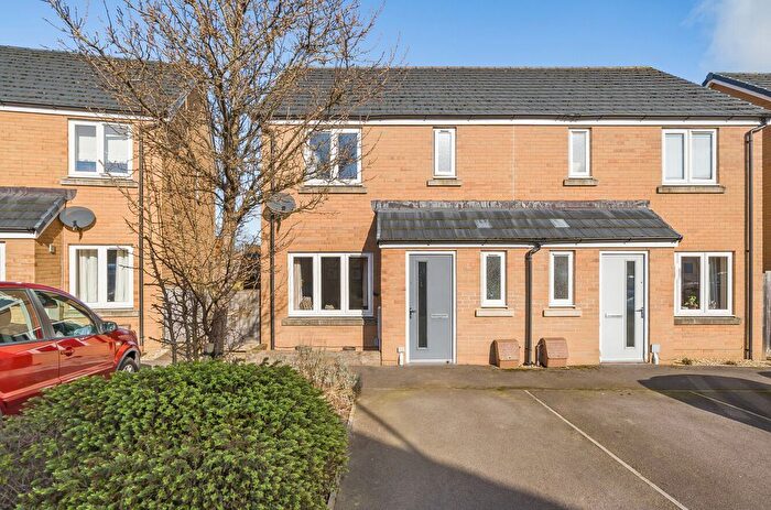 3 Bedroom Semi-Detached House For Sale In Greenfylde Close, Ilminster, Somerset, TA19