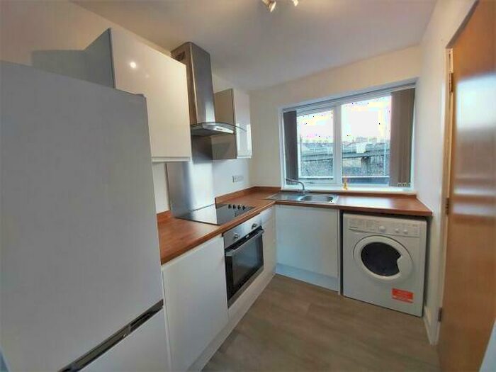 1 Bedroom Apartment To Rent In West Parade Flats, Halifax, HX1