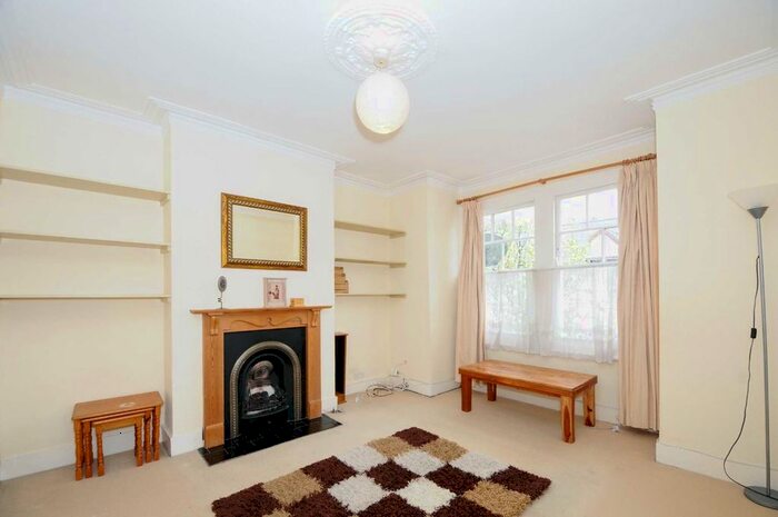 2 Bedroom Flat To Rent In Treport Street, London, SW18