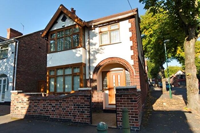 4 Bedroom Semi-Detached House To Rent In Harrington Drive, Lenton, Nottingham, NG7