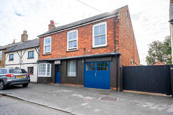3 Bedroom Semi-Detached House For Sale In High Street, Great Horwood, Milton Keynes, MK17