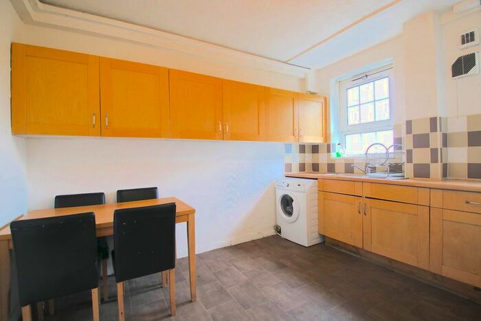 3 Bedroom Flat To Rent In Devas Street, London, E3