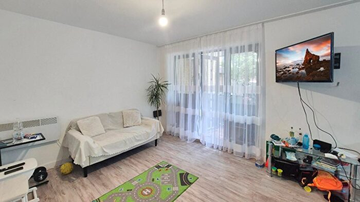 2 Bedroom Flat To Rent In Fore Street, Edmonton, London, Uk, N18