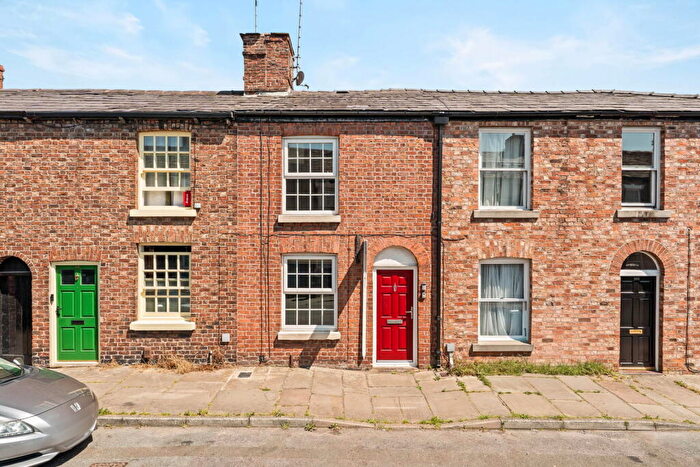 2 Bedroom Terraced House To Rent In High Street, Macclesfield, SK11