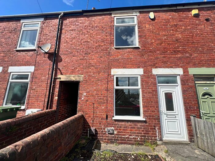 3 Bedroom Property To Rent In Dundonald Road, Chesterfield, S40