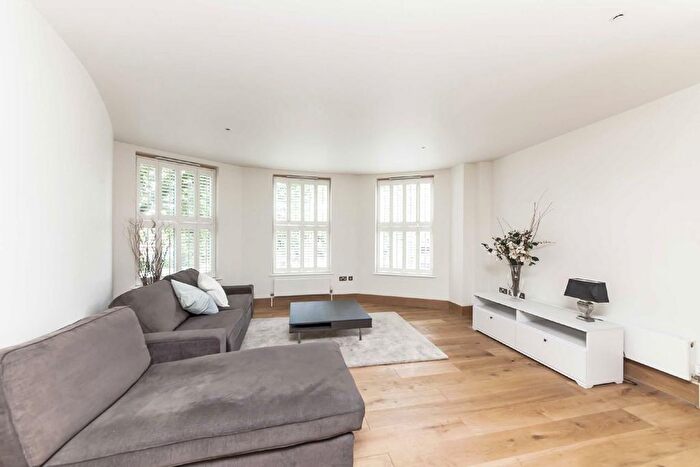 1 Bedroom Flat To Rent In Upham Park Road, Chiswick, W4