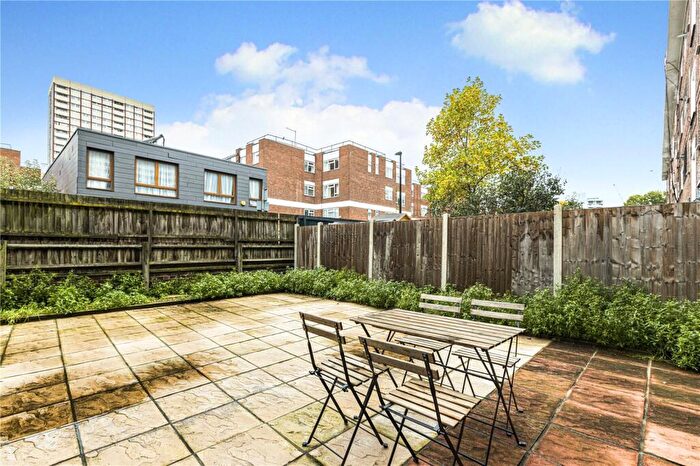 3 Bedroom Apartment To Rent In Canrobert Street, Bethnal Green, London, E2