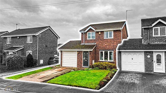 3 Bedroom Link Detached House For Sale In Lamprey, Dosthill, Tamworth, Staffordshire, B77