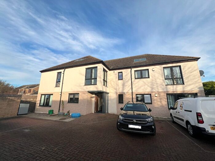 3 Bedroom Flat To Rent In Park Avenue, Carnoustie, Angus, DD7