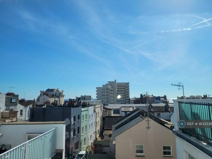 2 Bedroom Flat To Rent In Cross Street, Hove, BN3
