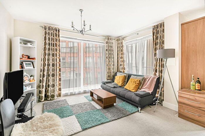 2 Bedroom Flat For Sale In Charrington Place, St Albans, AL1