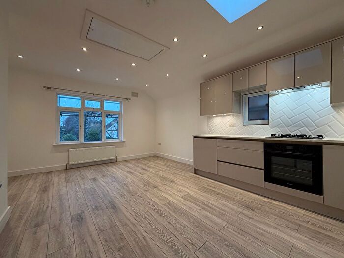 1 Bedroom Flat To Rent In Chesterfield Road, Ashford, Surrey, TW15