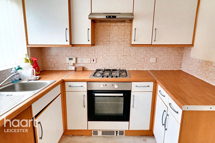 2 Bedroom Terraced House For Sale In Carrington Road, Leicester, LE5