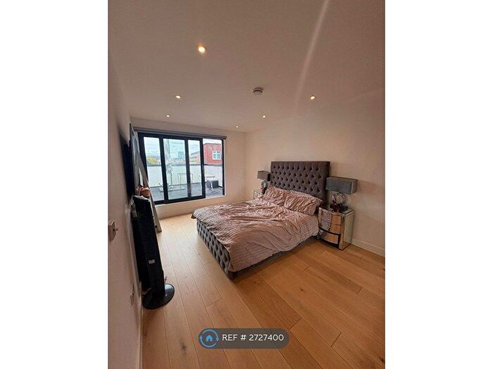 1 Bedroom Flat To Rent In Colne House, London, E1
